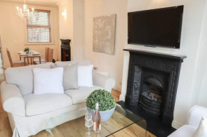 STYLISH COTTAGE CENTRAL WINDSOR - WALK TO CASTLE